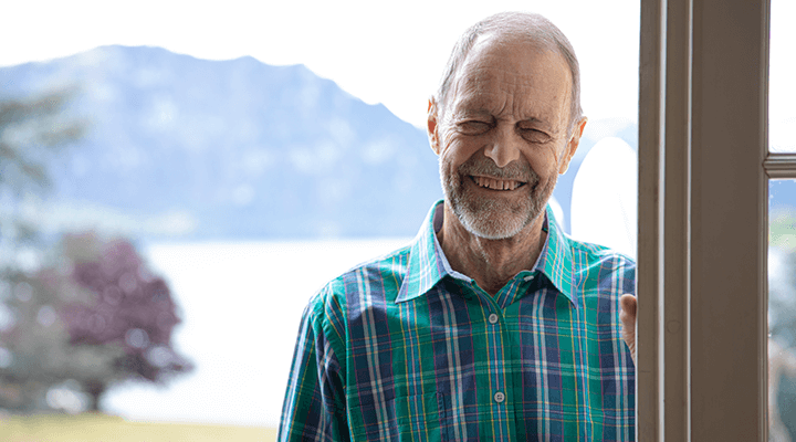 Erhard hat Lidkrämpfe bzw. die Dystonieform Blepharospasmus
